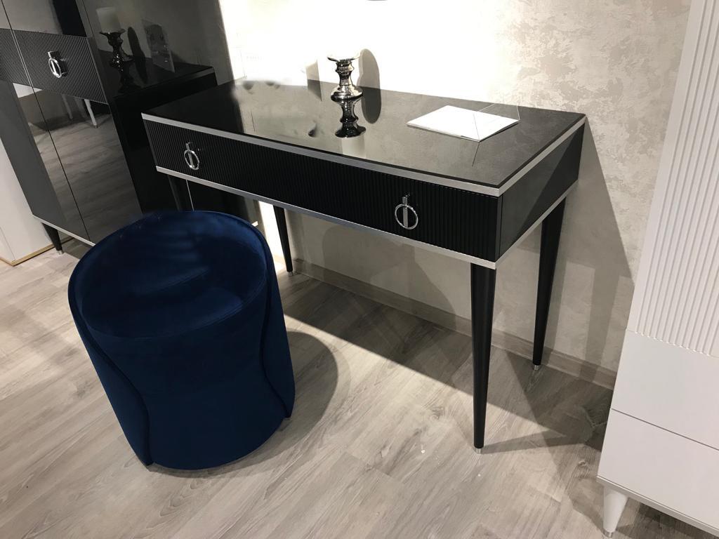 ЯМ стол туалетный  (черный, серебро) Римини Соло