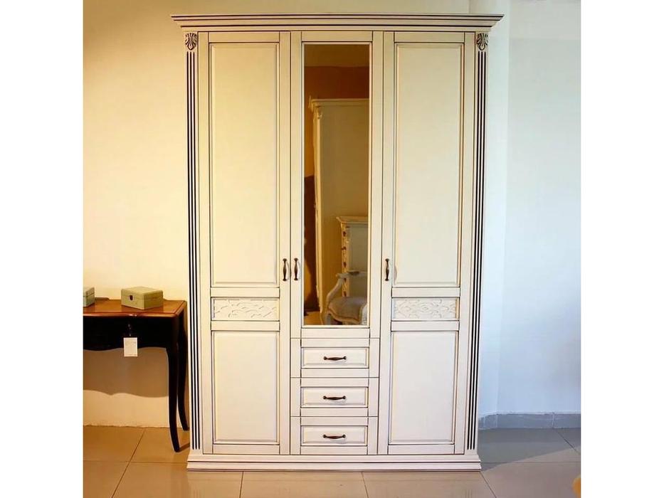 МастМур шкаф 3-х дверный зеркалом (ваниль) Верона