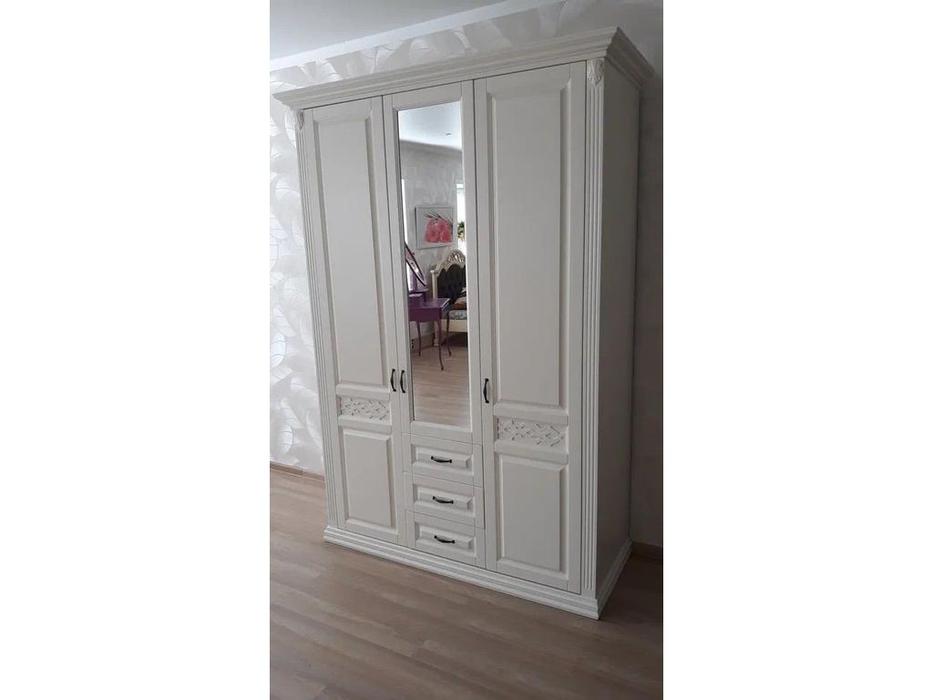 МастМур шкаф 3-х дверный зеркалом (ваниль) Верона